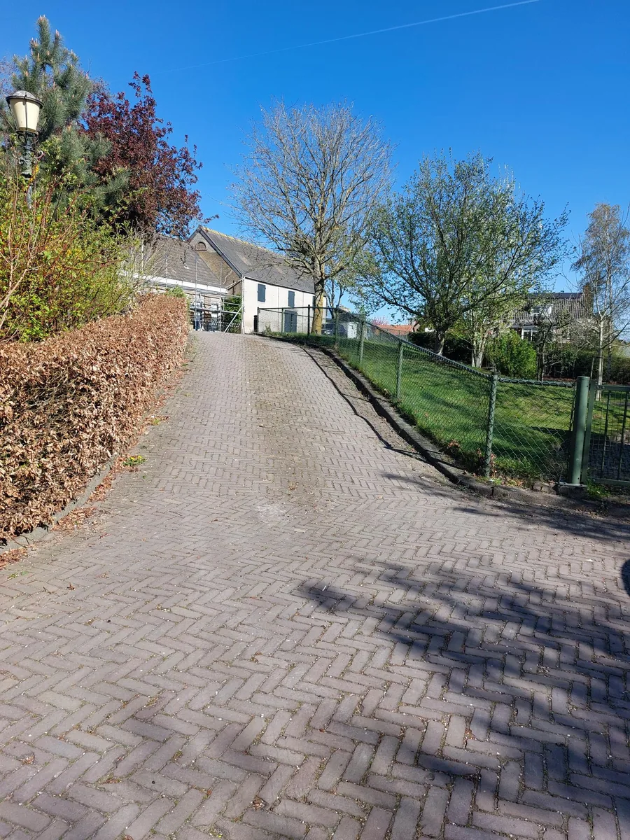 Weiler Zinkweg, drei Kilometer außerhalb des Dorfes